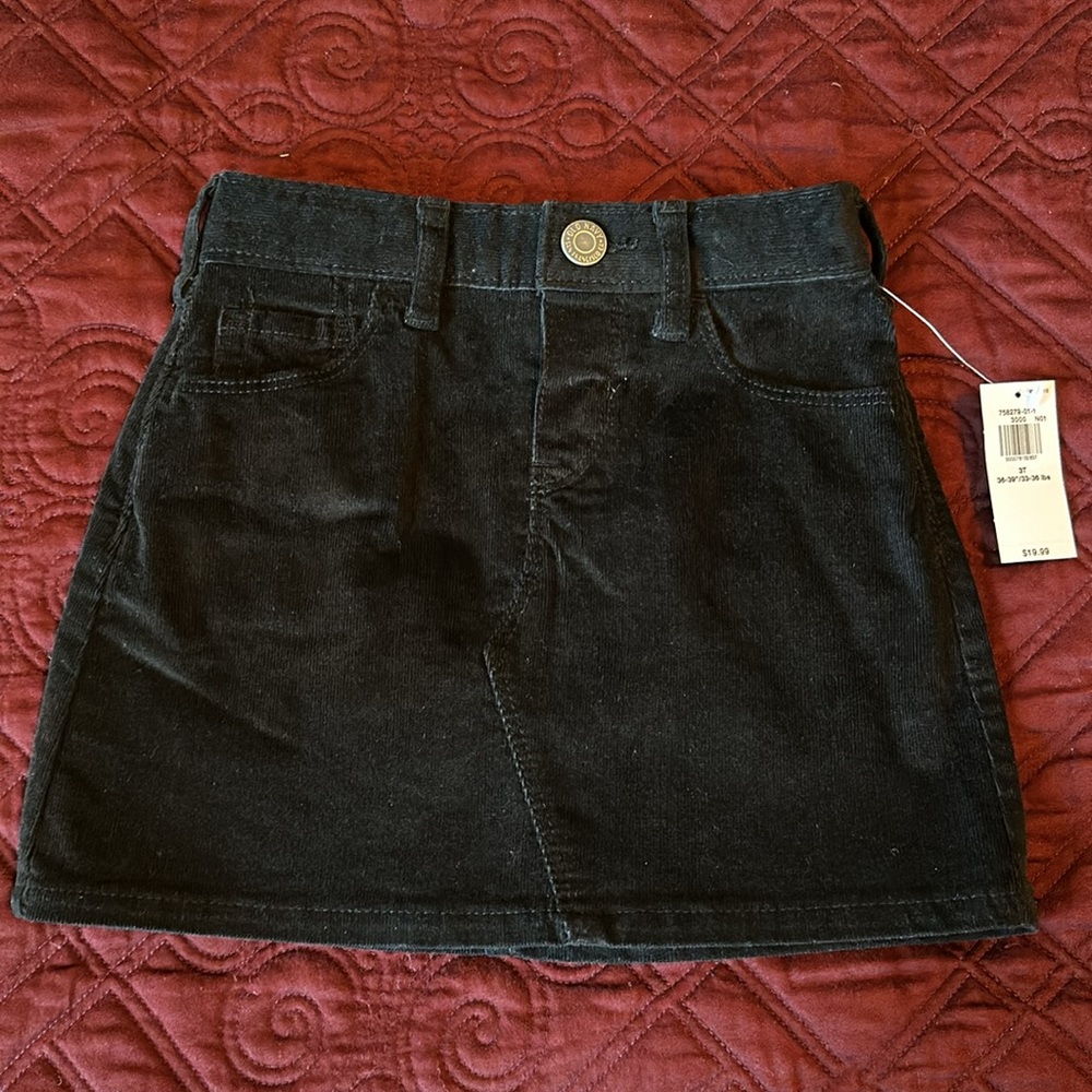 NEW WITH TAGS- OLD NEVY cute black corduroy skirt for little princess, size 3T